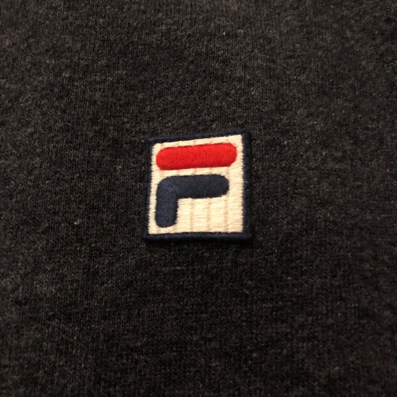 GRAY FILA CREWNECK - Picture 2 of 5